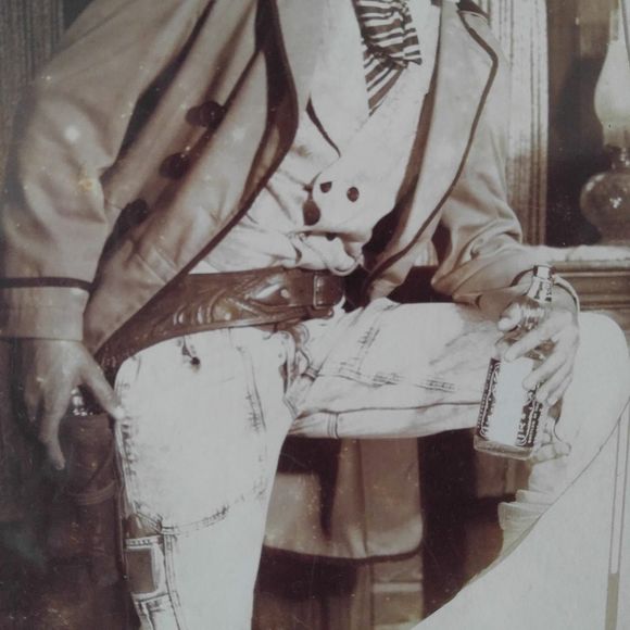 Meet your Posher, Donald - Picture 1 of 1